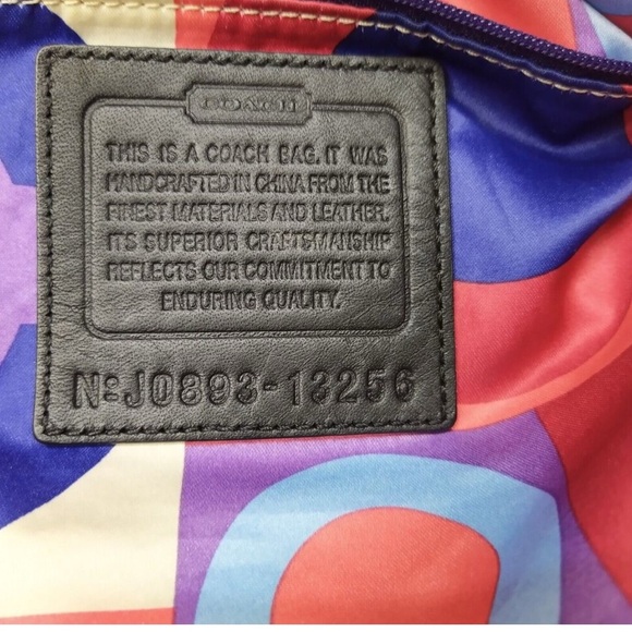 Coach Glossy Black Shoulder Bag HOBO drawstring with Gold Details.LEATHER. - Picture 10 of 14